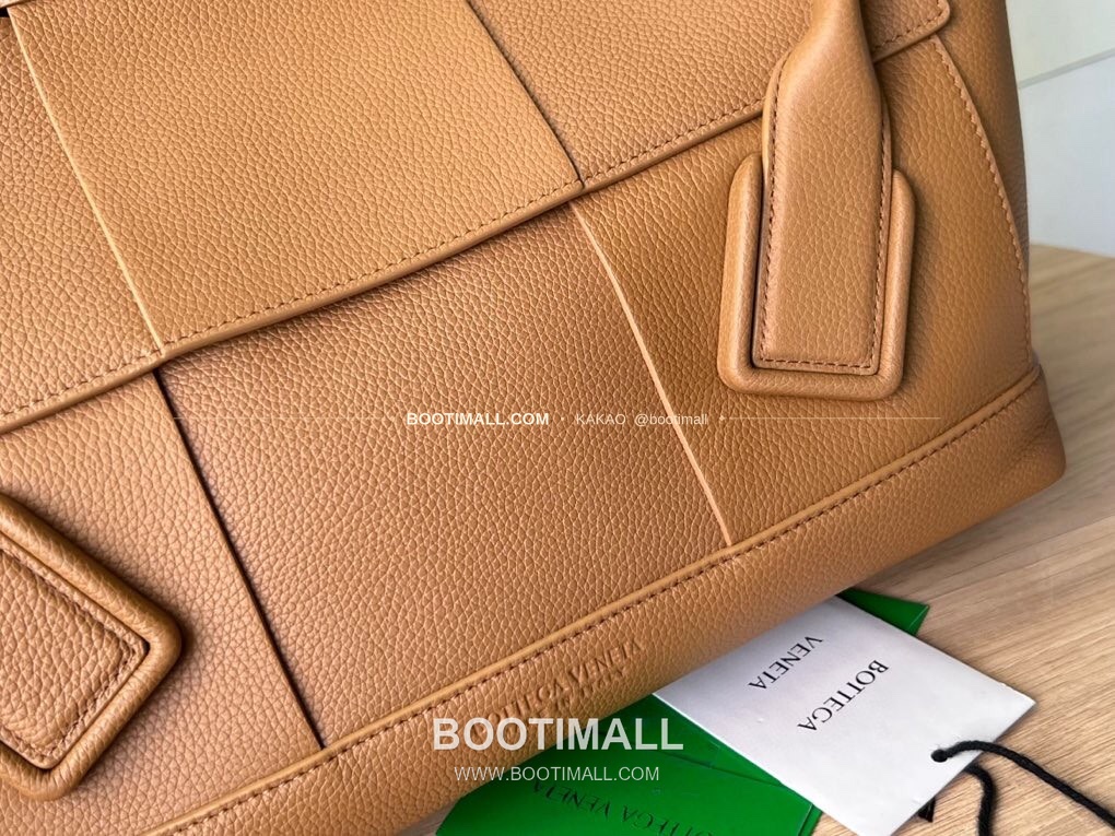 보테가베네타 카프스킨 구조 토트백 Bottega Veneta Calfskin Structured Tote Bag 575941 48cm 4