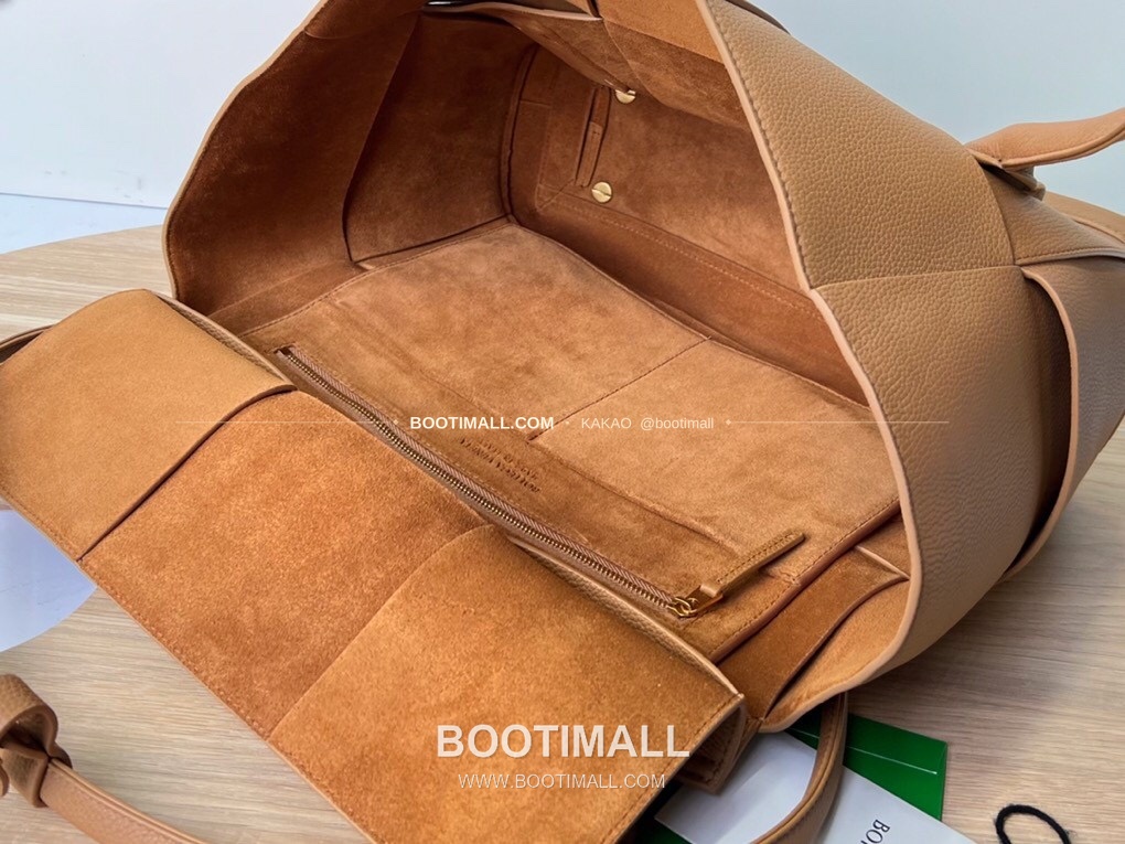 보테가베네타 카프스킨 구조 토트백 Bottega Veneta Calfskin Structured Tote Bag 575941 48cm 6