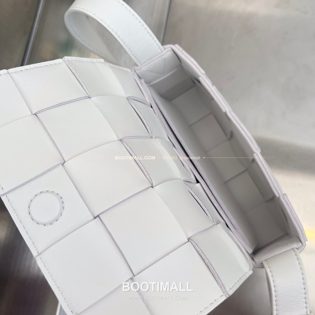 보테가베네타 카프스킨 슬림 숄더백 Bottega Veneta Calfskin Slim Shoulder Bag 730848 19cm 6