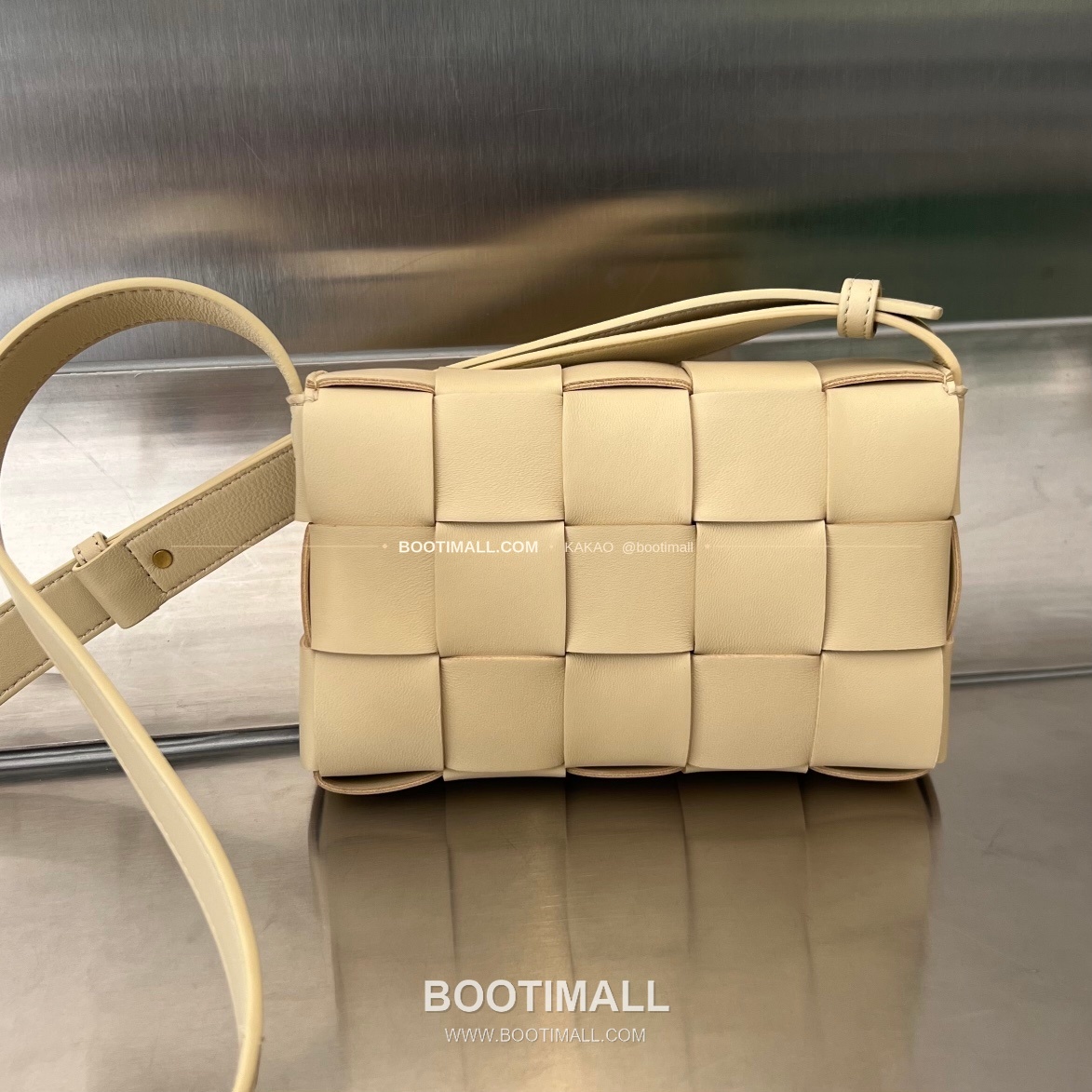 보테가베네타 카프스킨 슬림 숄더백 Bottega Veneta Calfskin Slim Shoulder Bag 730848 19cm 2