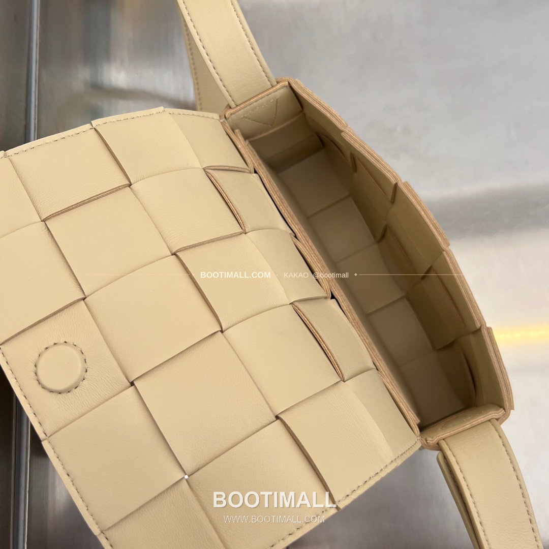 보테가베네타 카프스킨 슬림 숄더백 Bottega Veneta Calfskin Slim Shoulder Bag 730848 19cm 6