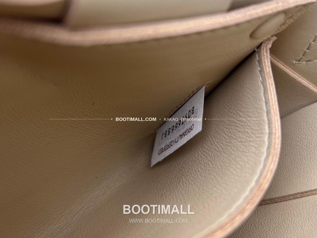 보테가베네타 카프스킨 슬림 숄더백 Bottega Veneta Calfskin Slim Shoulder Bag 730848 19cm 9