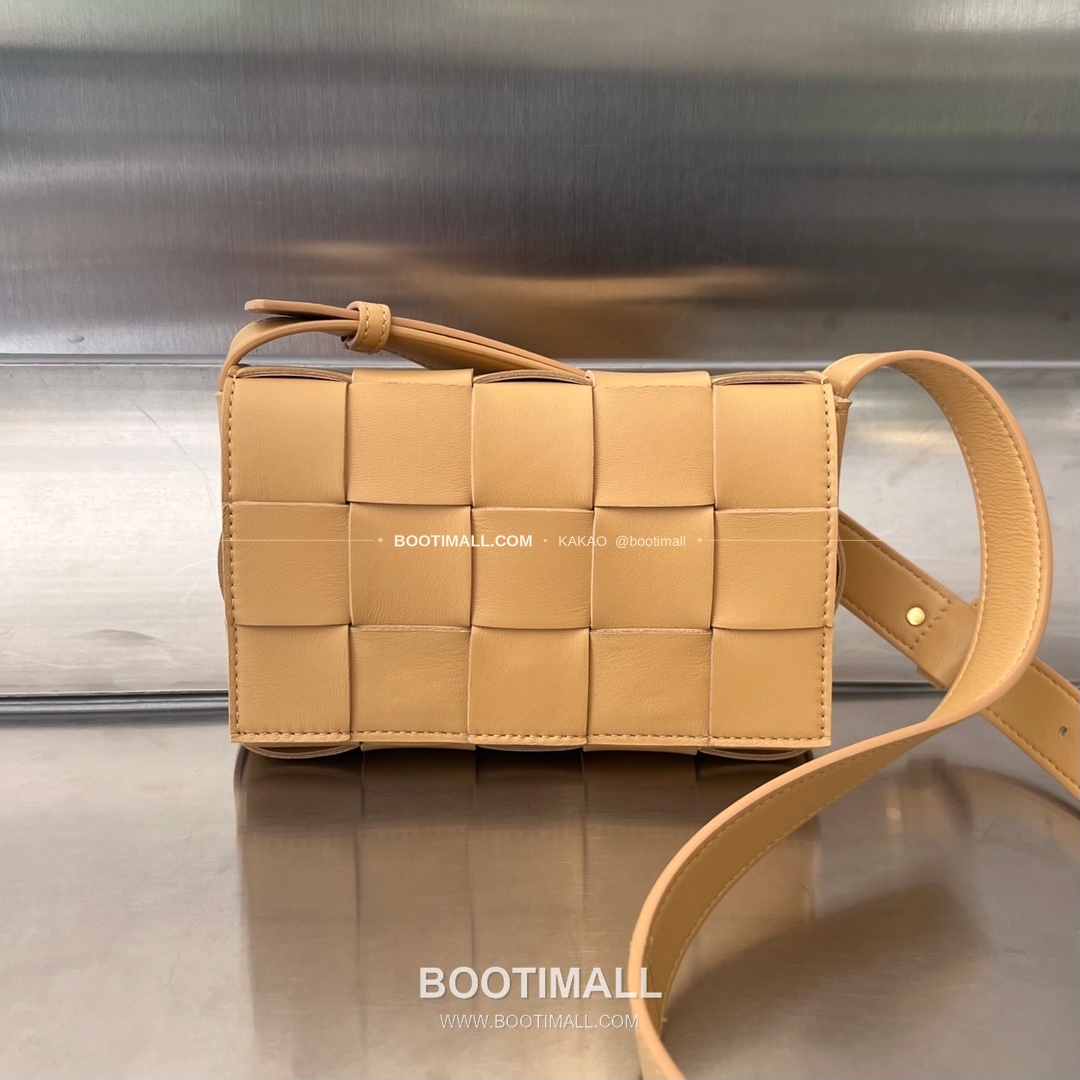 보테가베네타 카프스킨 슬림 숄더백 Bottega Veneta Calfskin Slim Shoulder Bag 730848 19cm 1