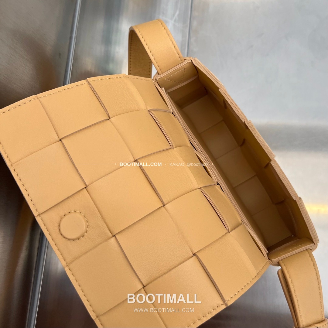 보테가베네타 카프스킨 슬림 숄더백 Bottega Veneta Calfskin Slim Shoulder Bag 730848 19cm 6