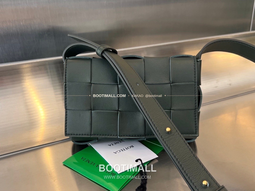 보테가베네타 카프스킨 슬림 숄더백 Bottega Veneta Calfskin Slim Shoulder Bag 730848 19cm 1