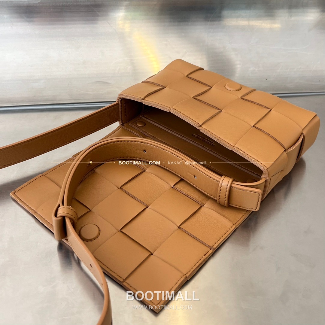 보테가베네타 카프스킨 슬림 숄더백 Bottega Veneta Calfskin Slim Shoulder Bag 730848 19cm 3