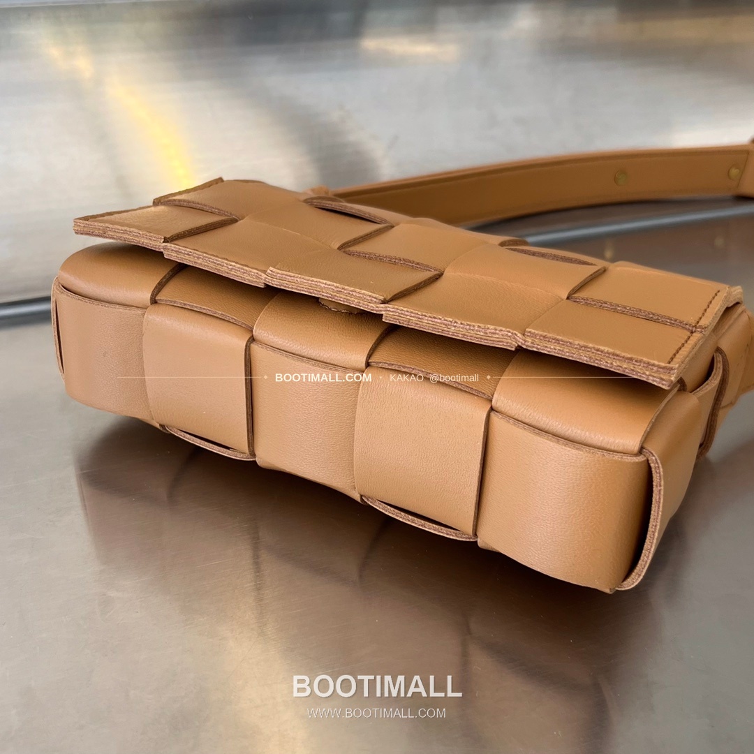 보테가베네타 카프스킨 슬림 숄더백 Bottega Veneta Calfskin Slim Shoulder Bag 730848 19cm 6