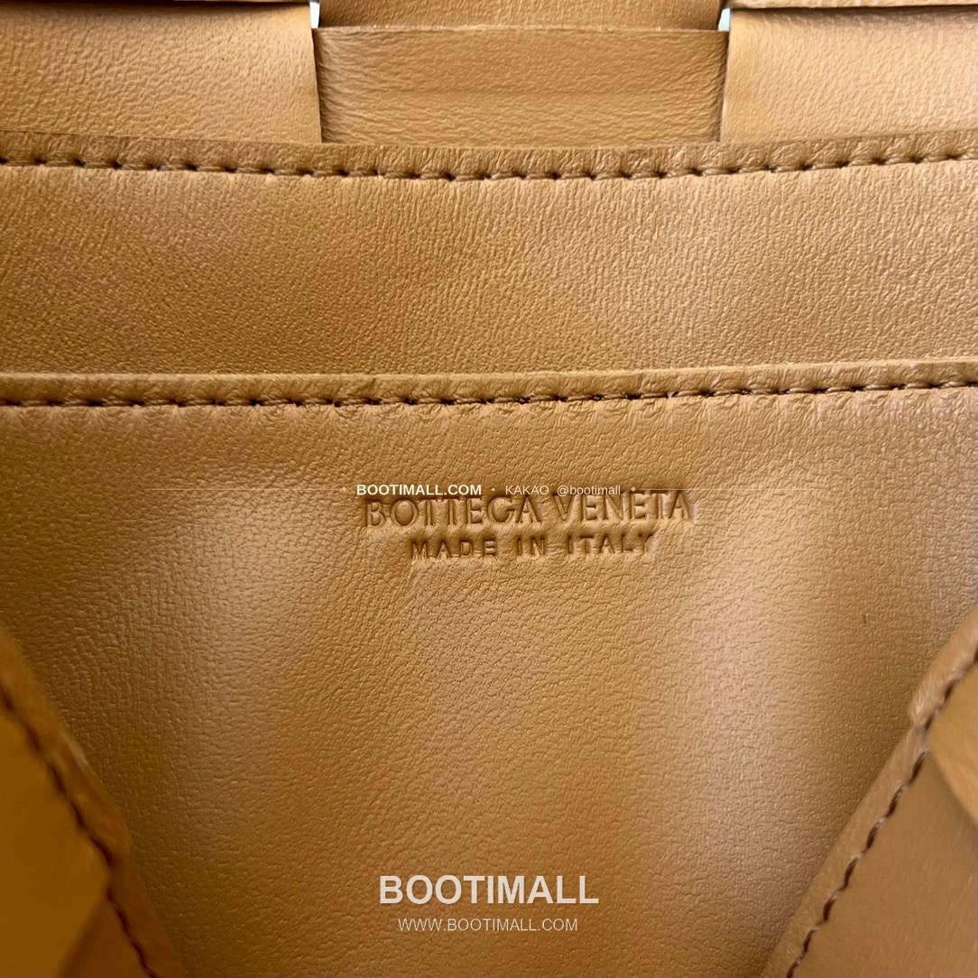 보테가베네타 카프스킨 슬림 숄더백 Bottega Veneta Calfskin Slim Shoulder Bag 730848 19cm 8