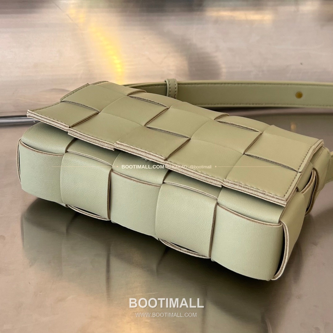 보테가베네타 카프스킨 슬림 숄더백 Bottega Veneta Calfskin Slim Shoulder Bag 730848 19cm 4