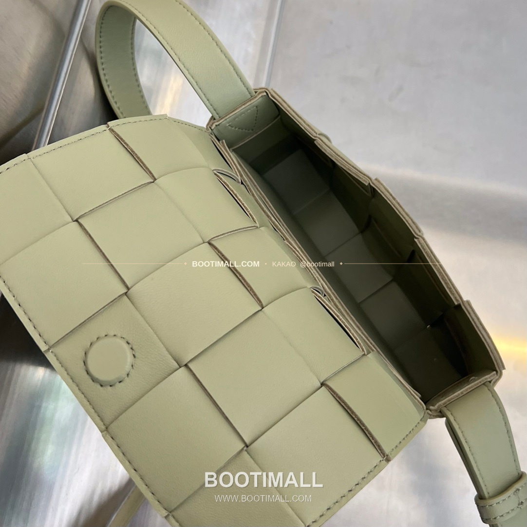 보테가베네타 카프스킨 슬림 숄더백 Bottega Veneta Calfskin Slim Shoulder Bag 730848 19cm 7