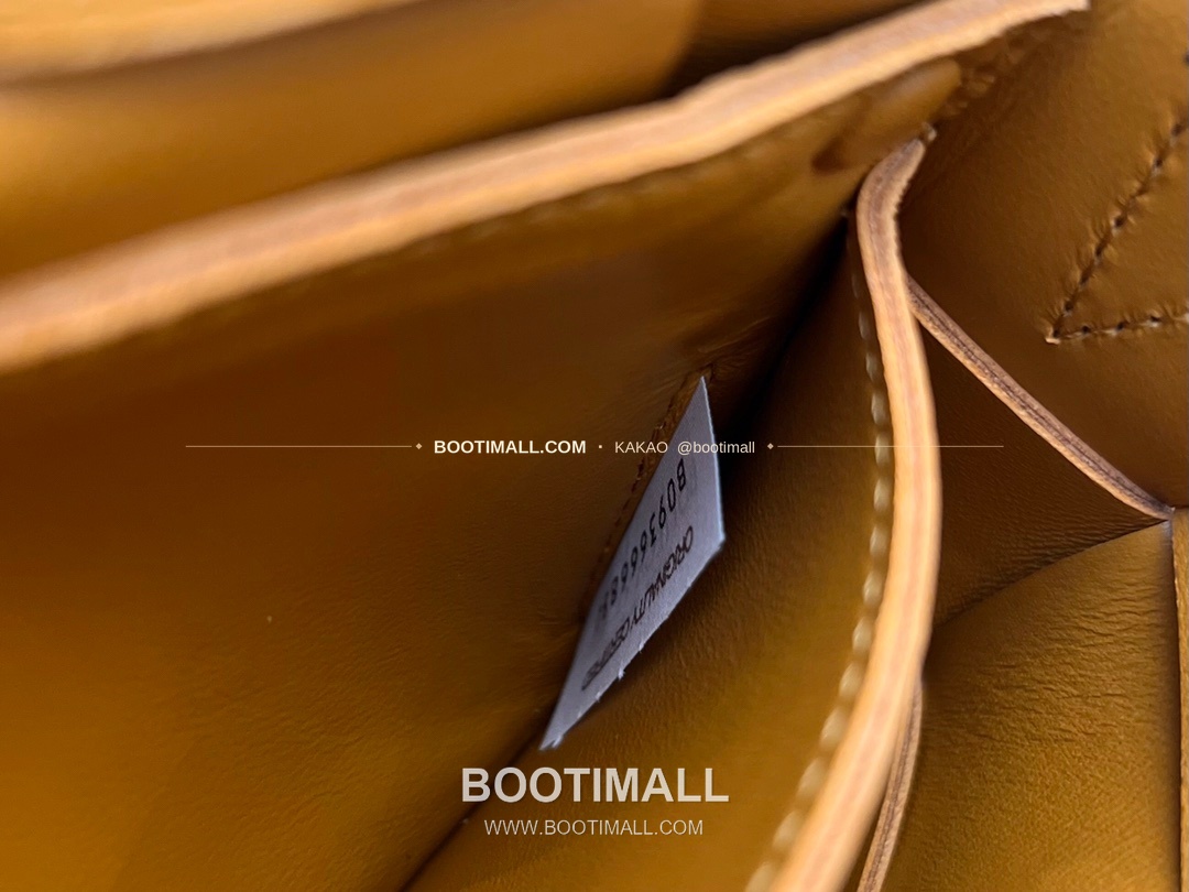 보테가베네타 카프스킨 슬림 숄더백 Bottega Veneta Calfskin Slim Shoulder Bag 730848 19cm 9