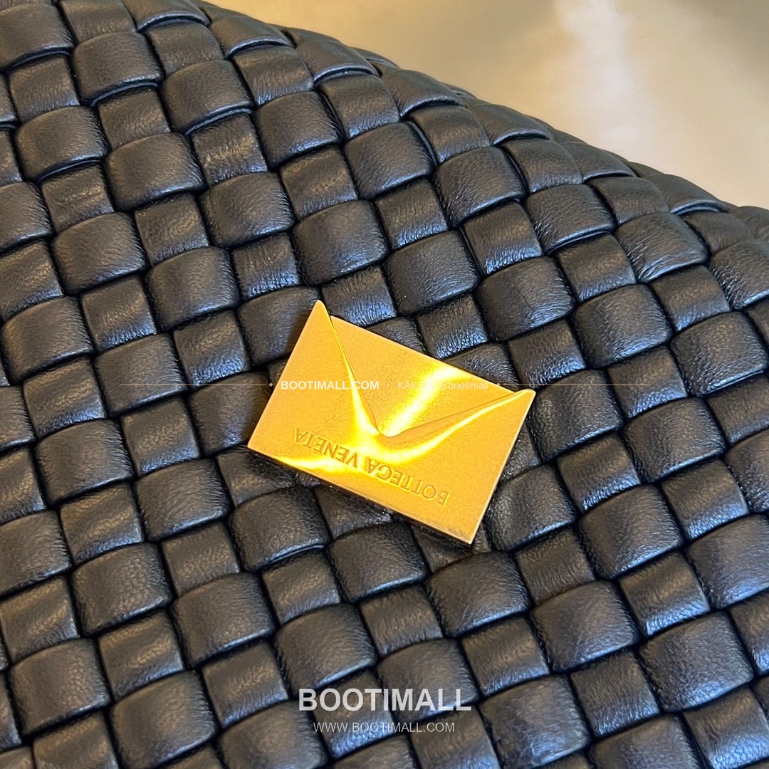 보테가베네타 카프스킨 구조 토트백 Bottega Veneta Calfskin Structured Tote Bag 709420 24cm 8