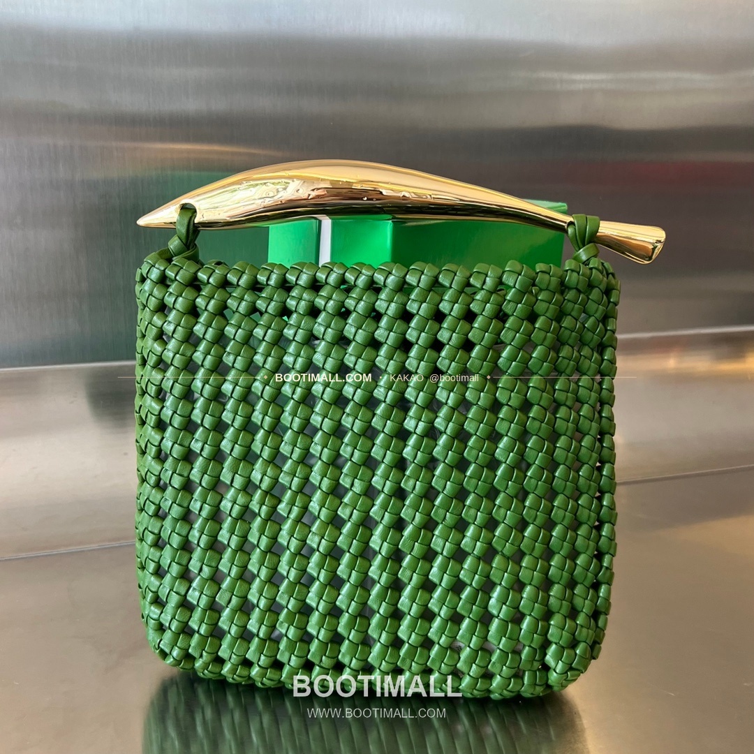 보테가베네타 카프스킨 구조 숄더백 Bottega Veneta Calfskin Structured Shoulder Bag 731166 29cm 2