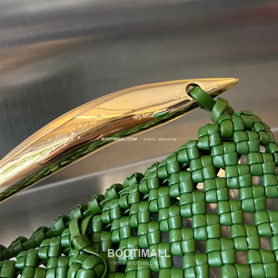 보테가베네타 카프스킨 구조 숄더백 Bottega Veneta Calfskin Structured Shoulder Bag 731166 29cm 5