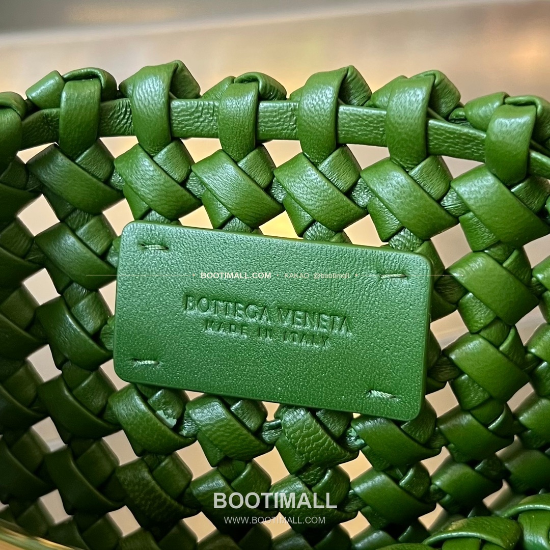 보테가베네타 카프스킨 구조 숄더백 Bottega Veneta Calfskin Structured Shoulder Bag 731166 29cm 8