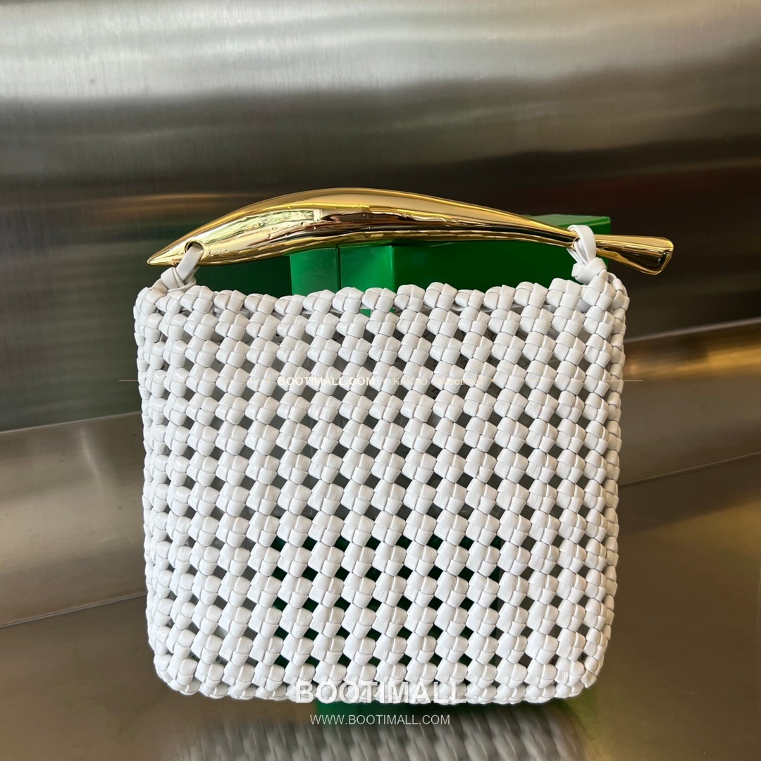 보테가베네타 카프스킨 구조 숄더백 Bottega Veneta Calfskin Structured Shoulder Bag 731166 29cm 2