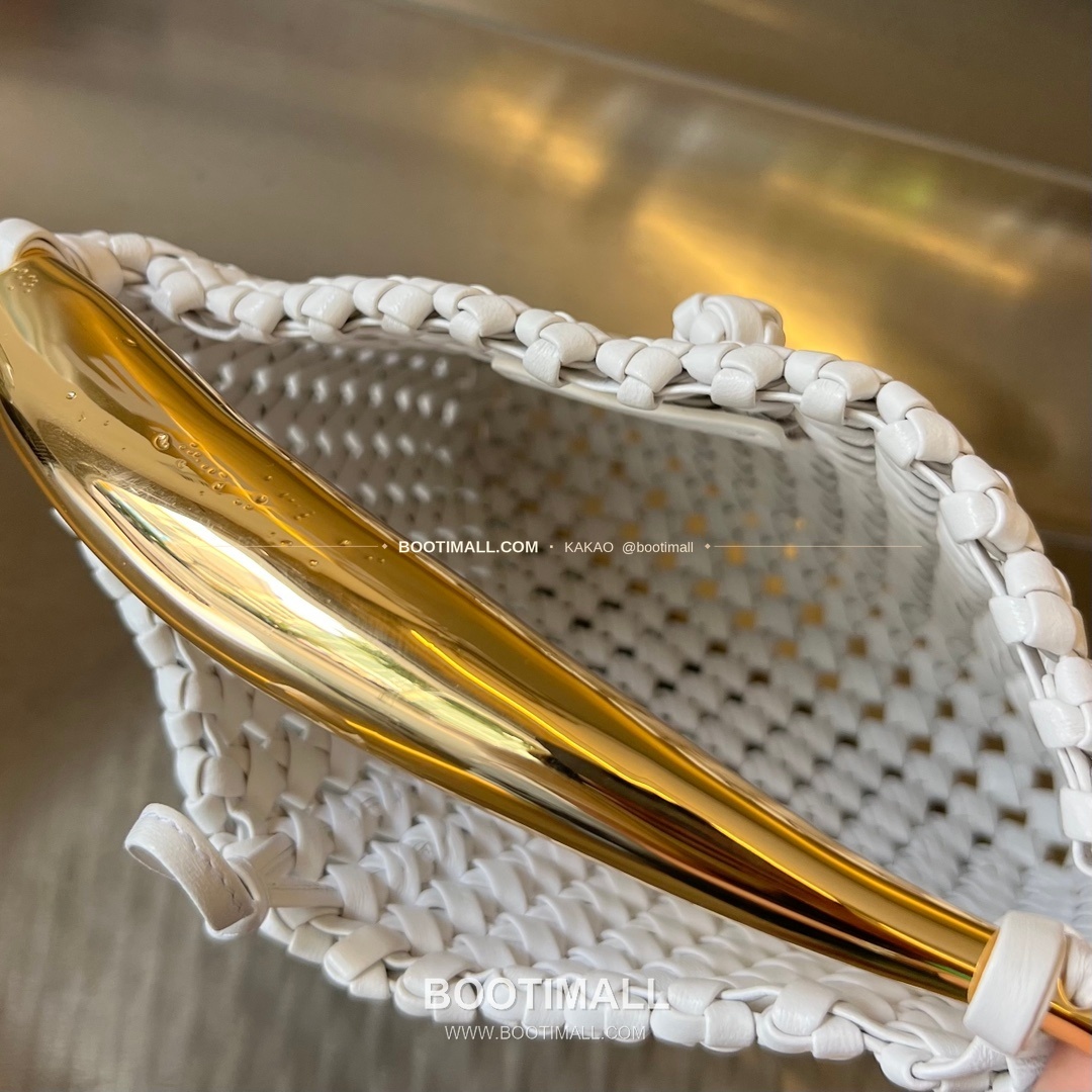 보테가베네타 카프스킨 구조 숄더백 Bottega Veneta Calfskin Structured Shoulder Bag 731166 29cm 8