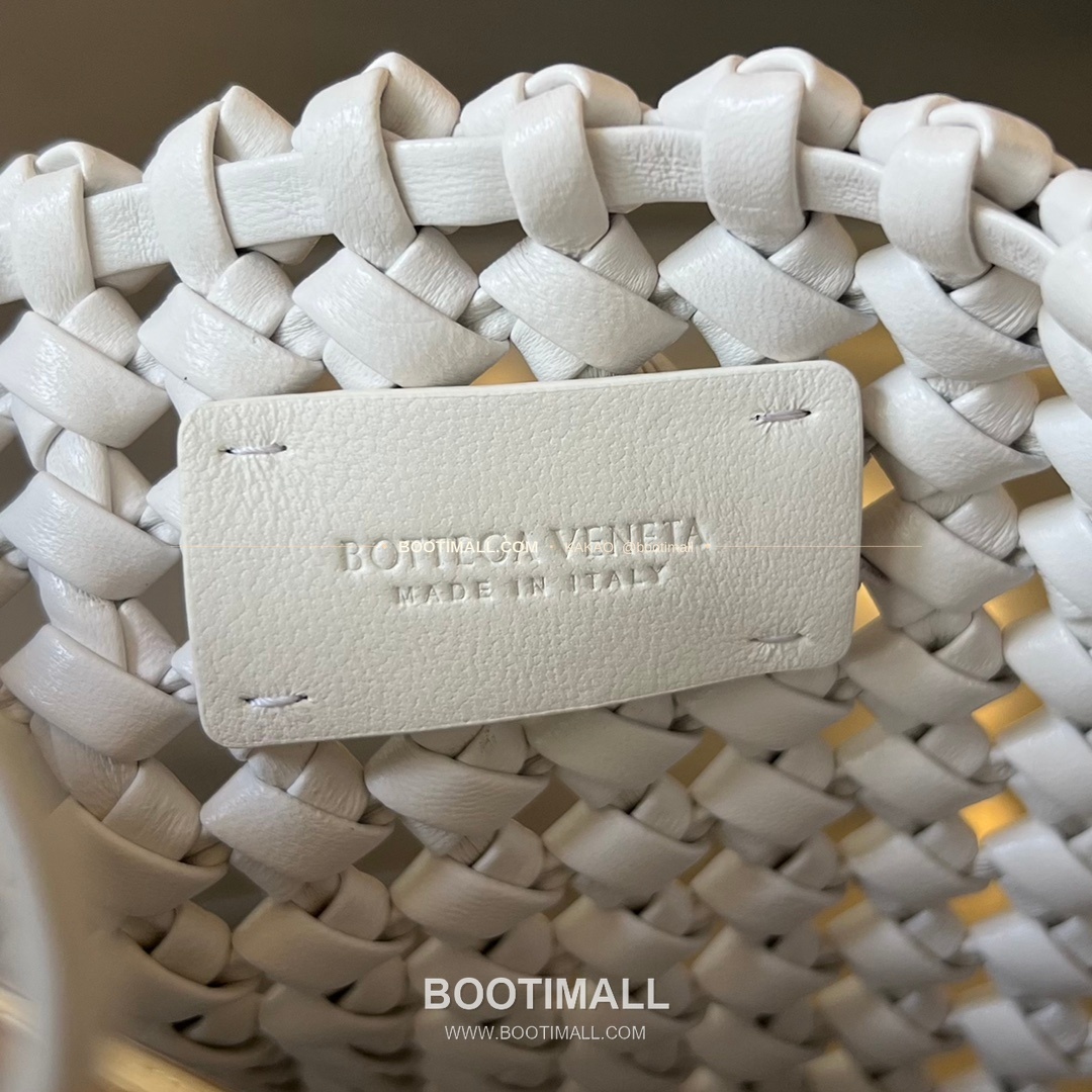 보테가베네타 카프스킨 구조 숄더백 Bottega Veneta Calfskin Structured Shoulder Bag 731166 29cm 9