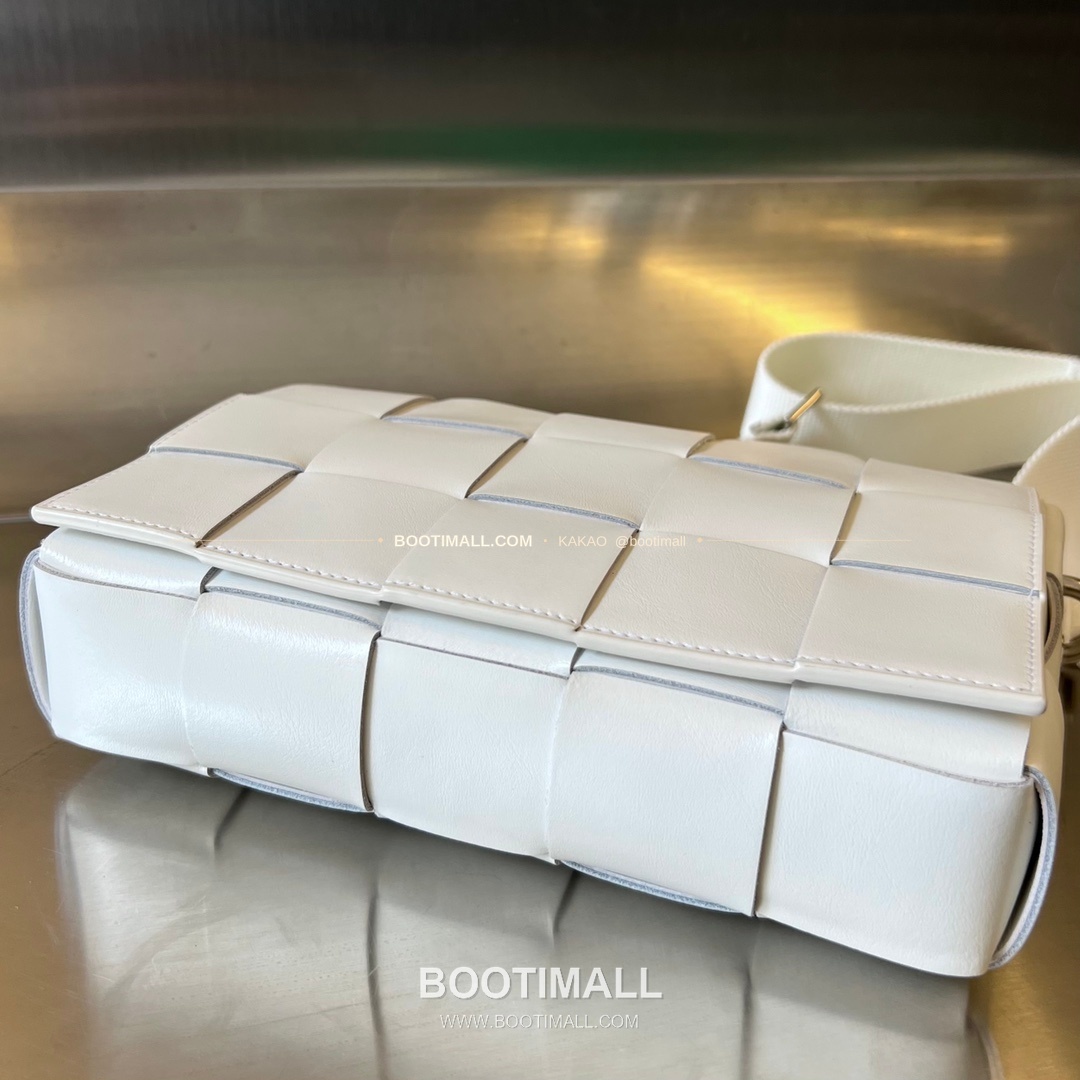 보테가베네타 카프스킨 슬림 숄더백 Bottega Veneta Calfskin Slim Shoulder Bag 741777 23cm 4