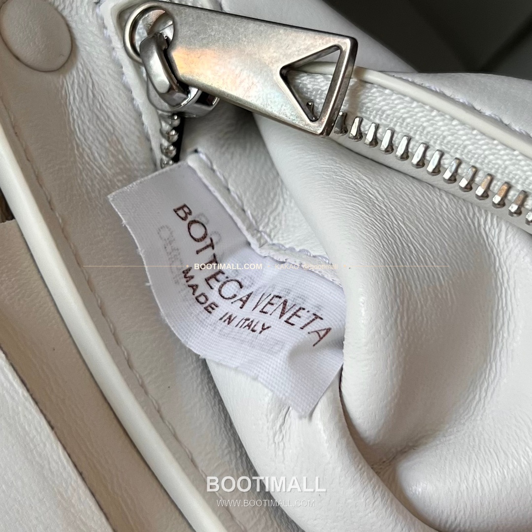 보테가베네타 카프스킨 슬림 숄더백 Bottega Veneta Calfskin Slim Shoulder Bag 741777 23cm 9