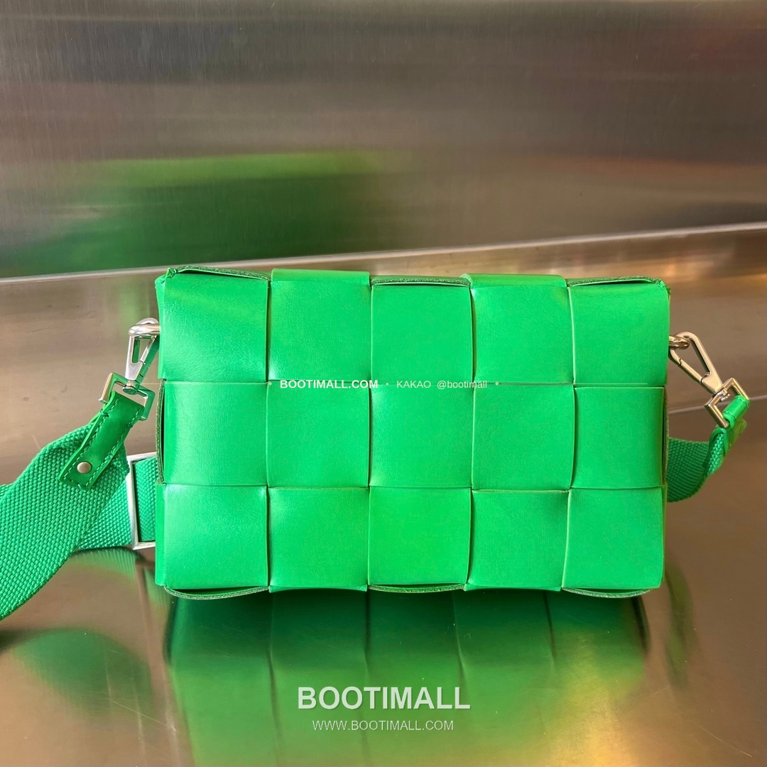 보테가베네타 카프스킨 슬림 숄더백 Bottega Veneta Calfskin Slim Shoulder Bag 741777 23cm 2