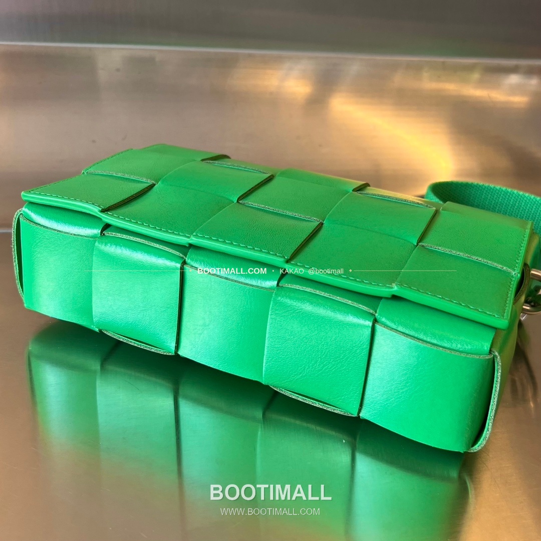 보테가베네타 카프스킨 슬림 숄더백 Bottega Veneta Calfskin Slim Shoulder Bag 741777 23cm 4