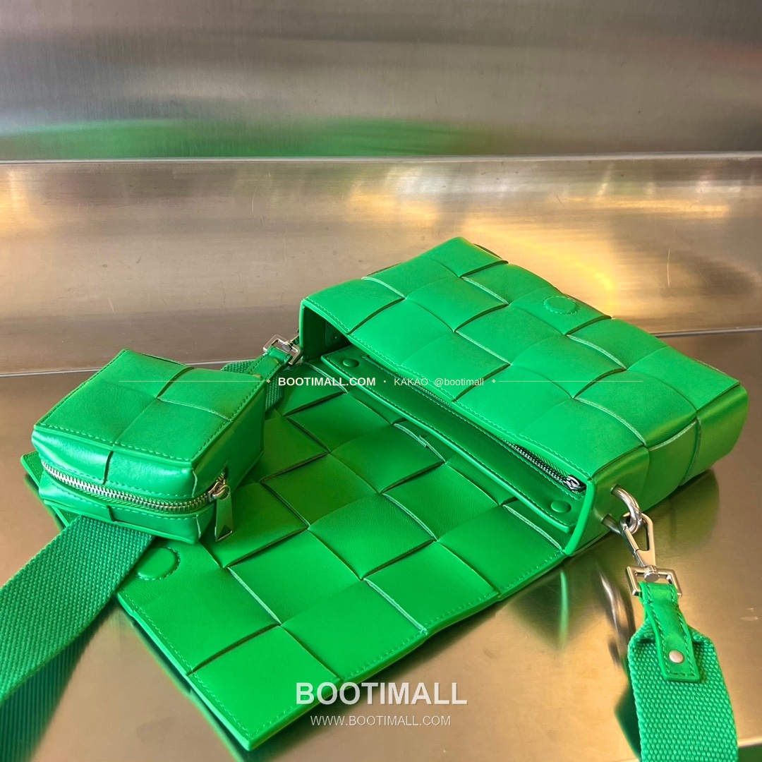 보테가베네타 카프스킨 슬림 숄더백 Bottega Veneta Calfskin Slim Shoulder Bag 741777 23cm 7