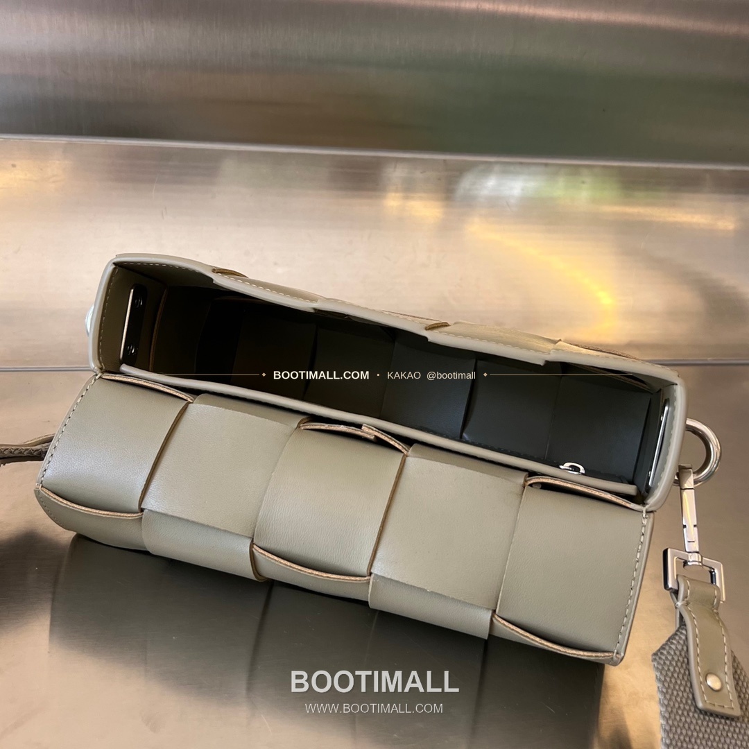 보테가베네타 카프스킨 슬림 숄더백 Bottega Veneta Calfskin Slim Shoulder Bag 741777 23cm 7