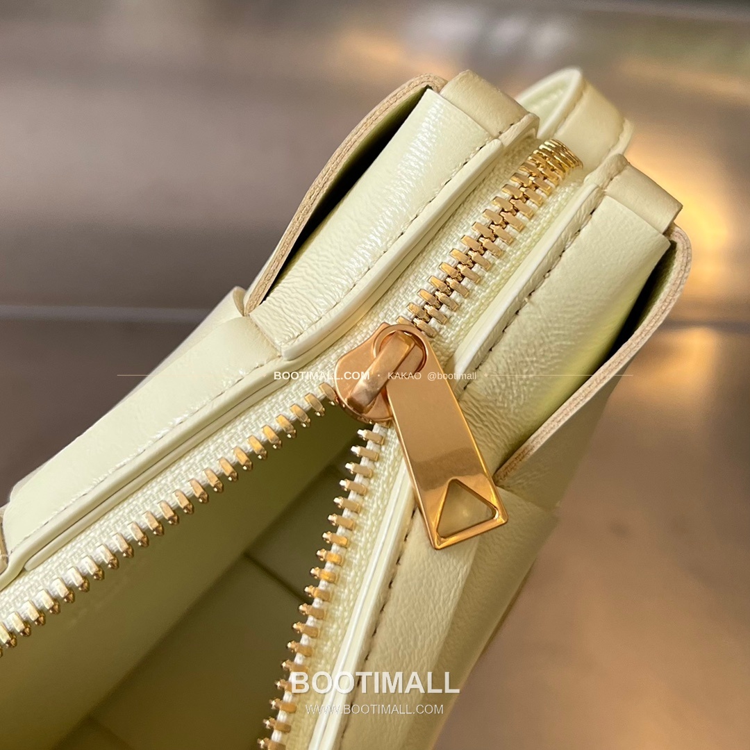 보테가베네타 카프스킨 슬림 미니 숄더백 Bottega Veneta Calfskin Slim Mini Shoulder Bag 755031 18cm 7