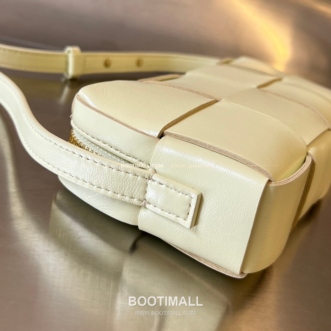 보테가베네타 카프스킨 슬림 미니 숄더백 Bottega Veneta Calfskin Slim Mini Shoulder Bag 755031 18cm 9