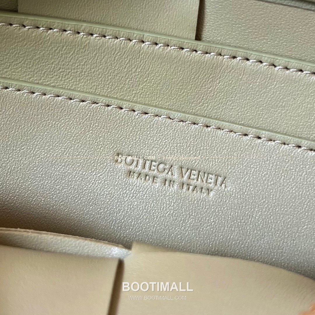 보테가베네타 카프스킨 슬림 미니 숄더백 Bottega Veneta Calfskin Slim Mini Shoulder Bag 755031 18cm 8