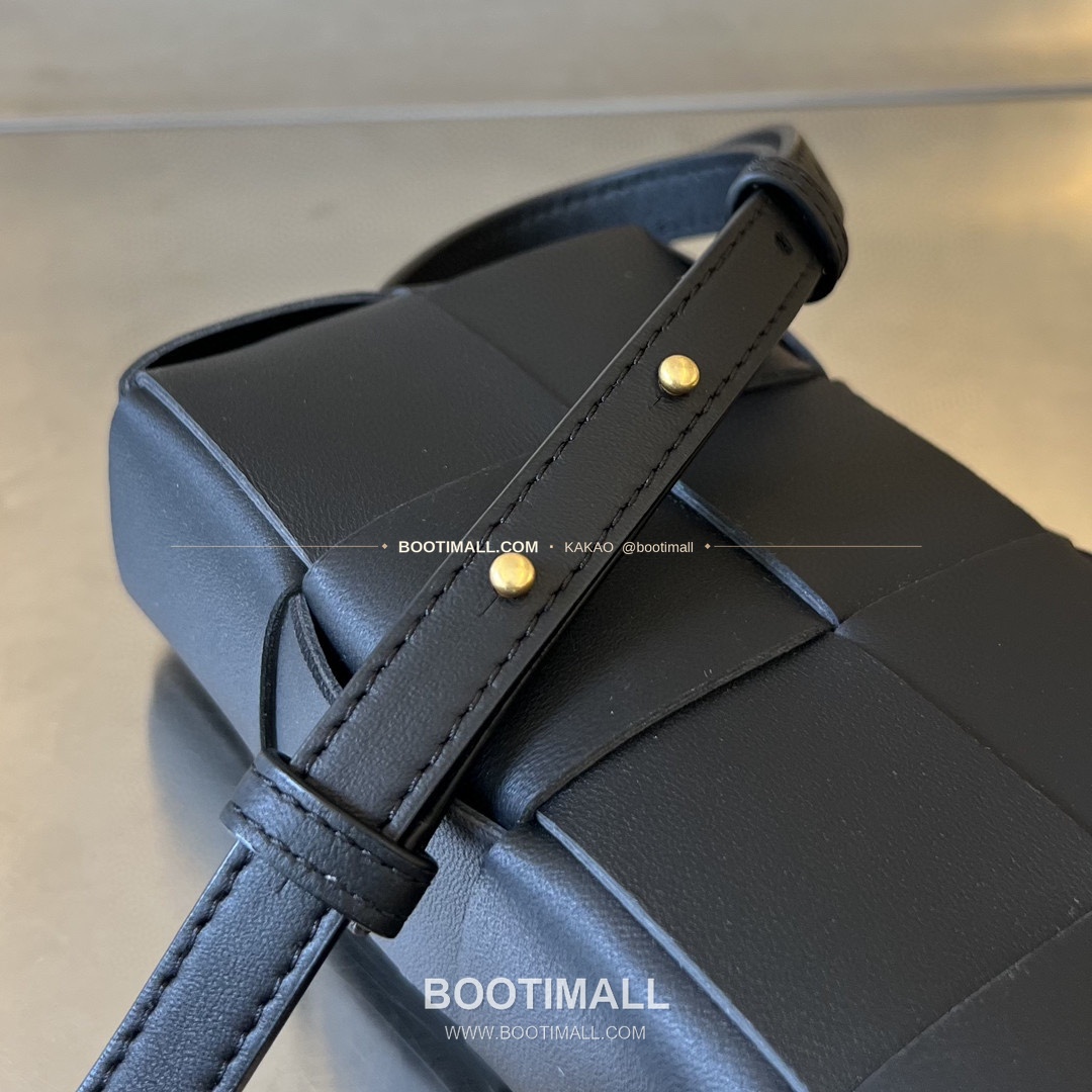 보테가베네타 카프스킨 슬림 미니 숄더백 Bottega Veneta Calfskin Slim Mini Shoulder Bag 755031 18cm 6