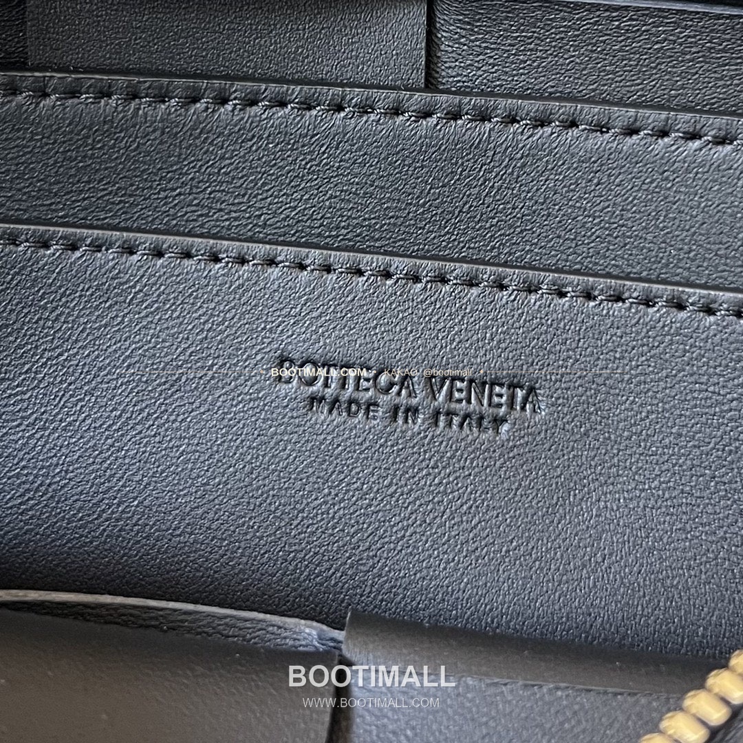 보테가베네타 카프스킨 슬림 미니 숄더백 Bottega Veneta Calfskin Slim Mini Shoulder Bag 755031 18cm 9