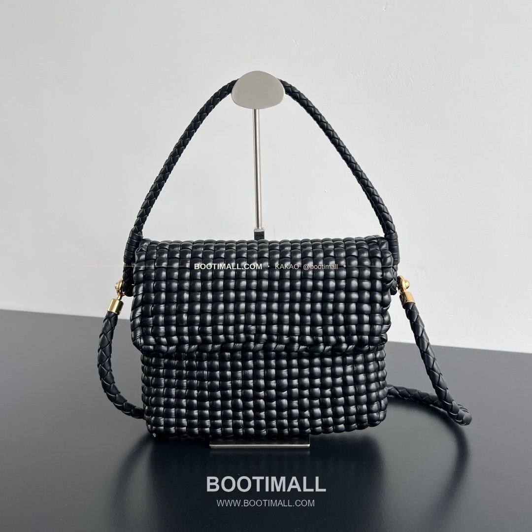 보테가베네타 스윙 인트레치아토 램스킨 플랩 토트백 Bottega Veneta Swing Intrecciato Lambskin Flap Tote Bag 764073 25cm 1