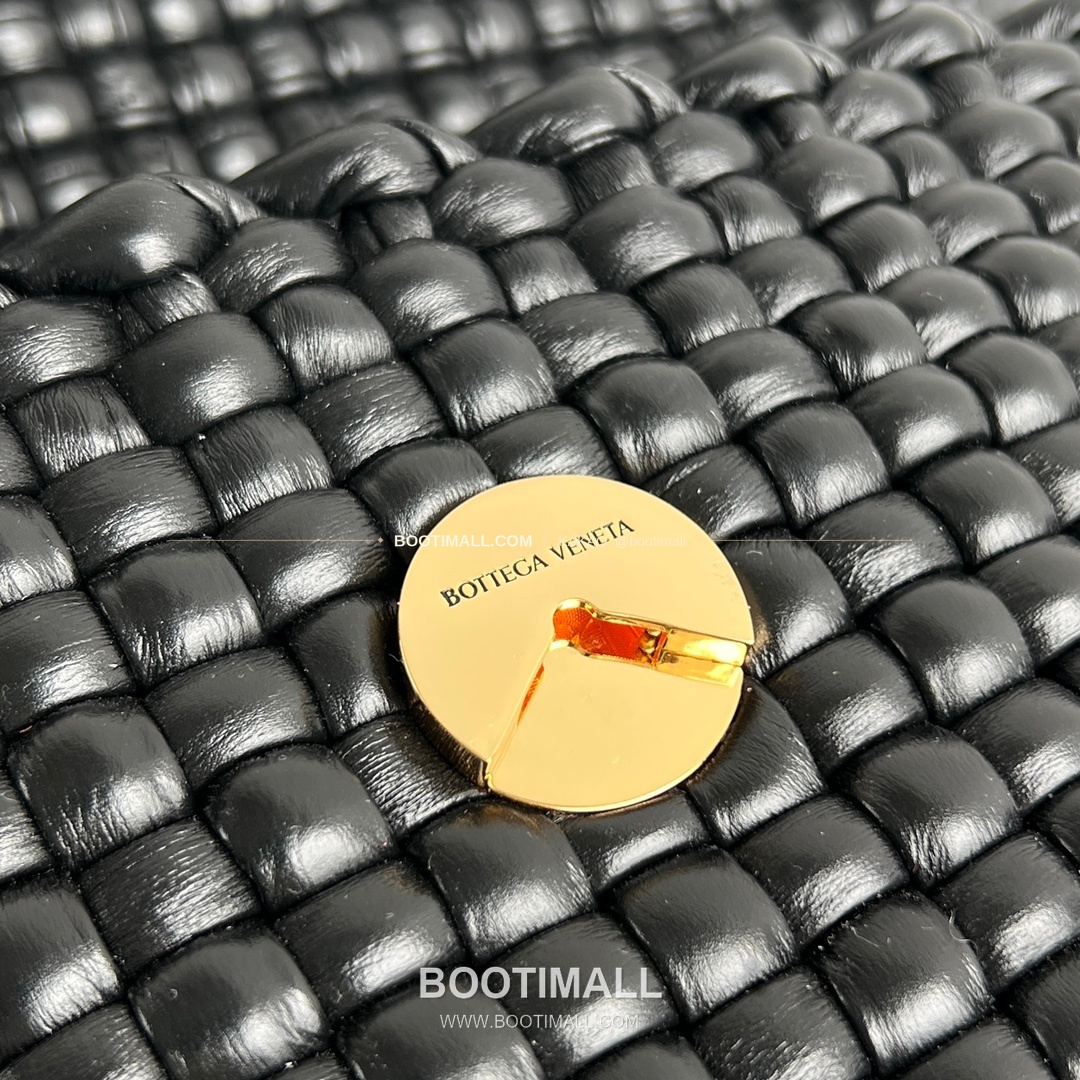 보테가베네타 스윙 인트레치아토 램스킨 플랩 토트백 Bottega Veneta Swing Intrecciato Lambskin Flap Tote Bag 764073 25cm 7