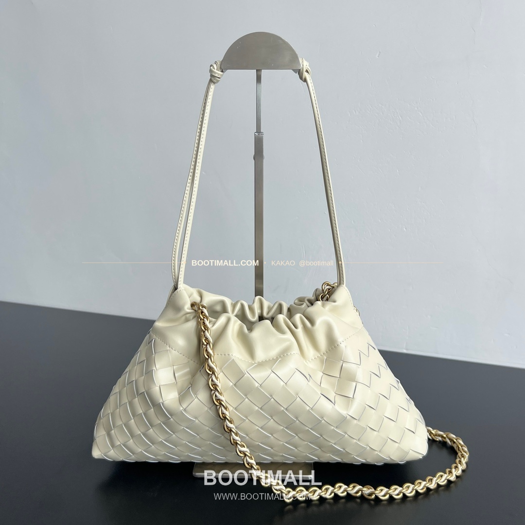 보테가베네타 더스트백 인트레치아토 드로스트링 체인 숄더백 Bottega Veneta Dustbag Intrecciato Drawstring Chain Shoulder Bag 839394 33cm 1