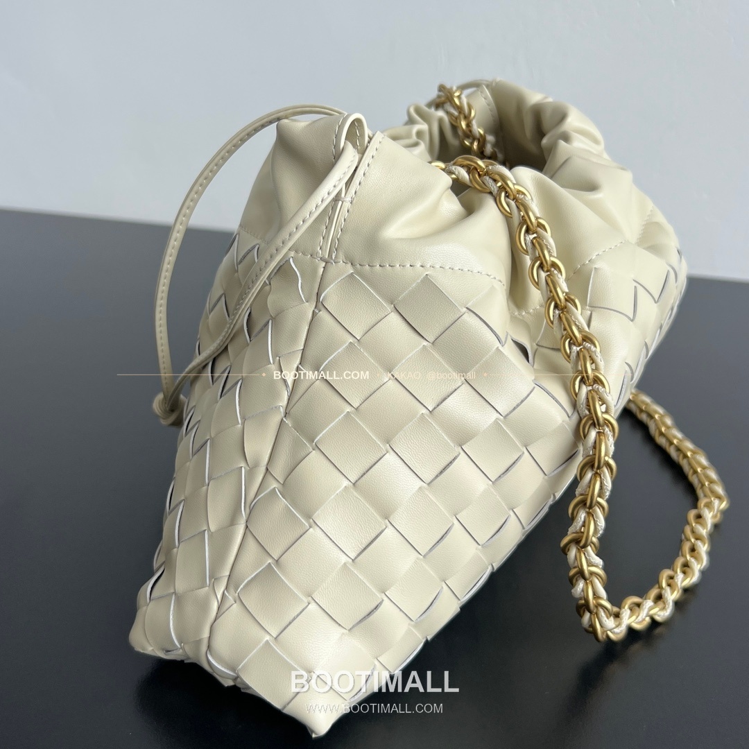 보테가베네타 더스트백 인트레치아토 드로스트링 체인 숄더백 Bottega Veneta Dustbag Intrecciato Drawstring Chain Shoulder Bag 839394 33cm 2