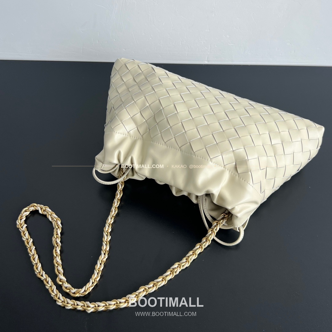 보테가베네타 더스트백 인트레치아토 드로스트링 체인 숄더백 Bottega Veneta Dustbag Intrecciato Drawstring Chain Shoulder Bag 839394 33cm 4