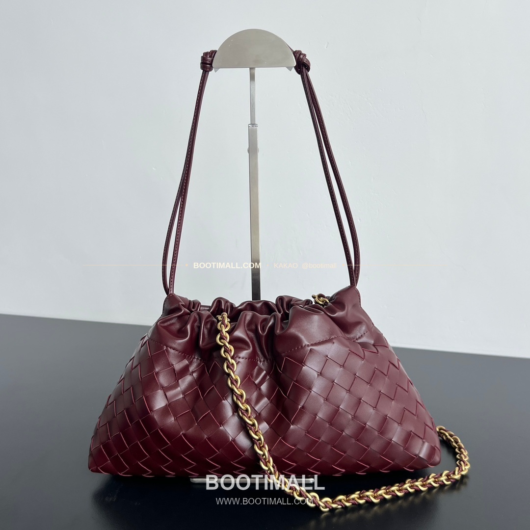 보테가베네타 더스트백 인트레치아토 드로스트링 체인 숄더백 Bottega Veneta Dustbag Intrecciato Drawstring Chain Shoulder Bag 839394 33cm 1