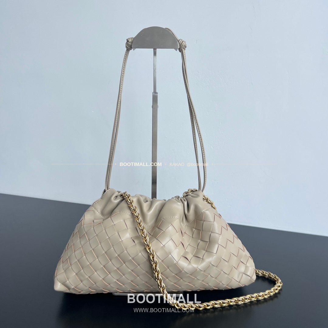 보테가베네타 더스트백 인트레치아토 드로스트링 체인 숄더백 Bottega Veneta Dustbag Intrecciato Drawstring Chain Shoulder Bag 839394 33cm 1