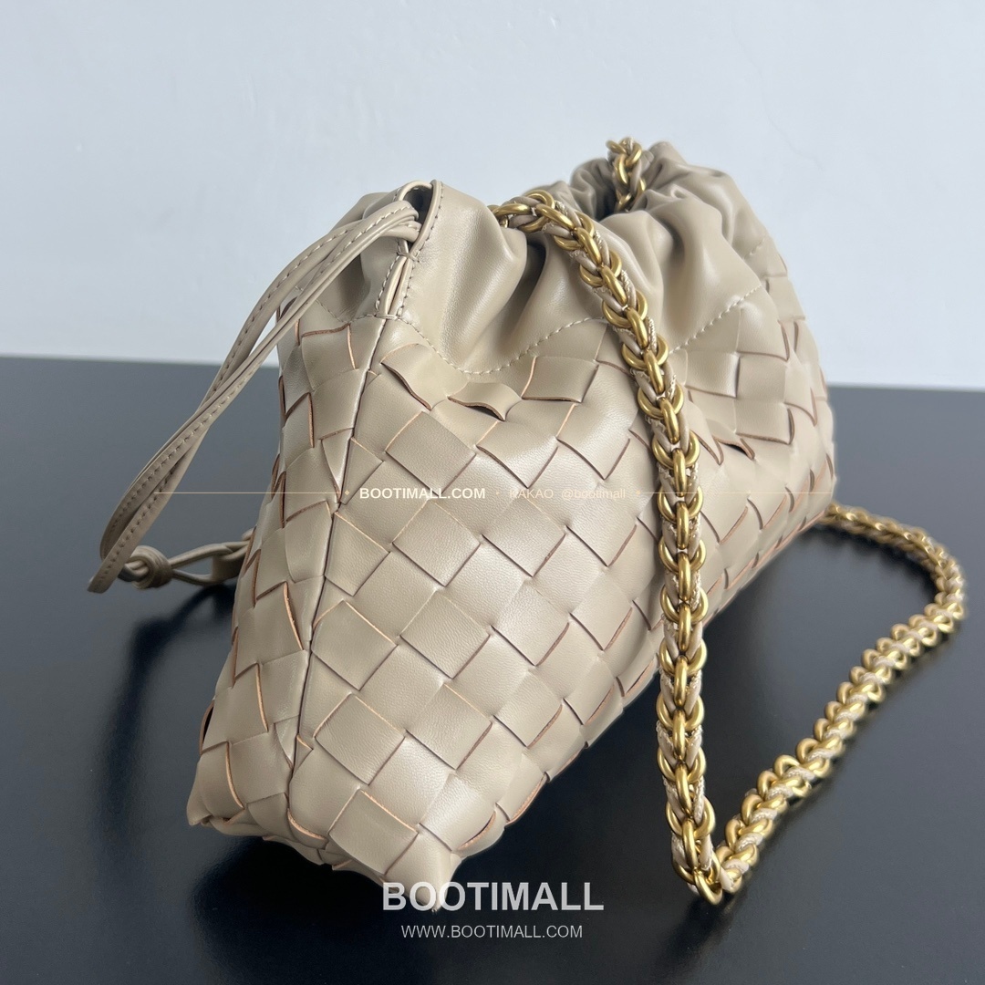 보테가베네타 더스트백 인트레치아토 드로스트링 체인 숄더백 Bottega Veneta Dustbag Intrecciato Drawstring Chain Shoulder Bag 839394 33cm 2