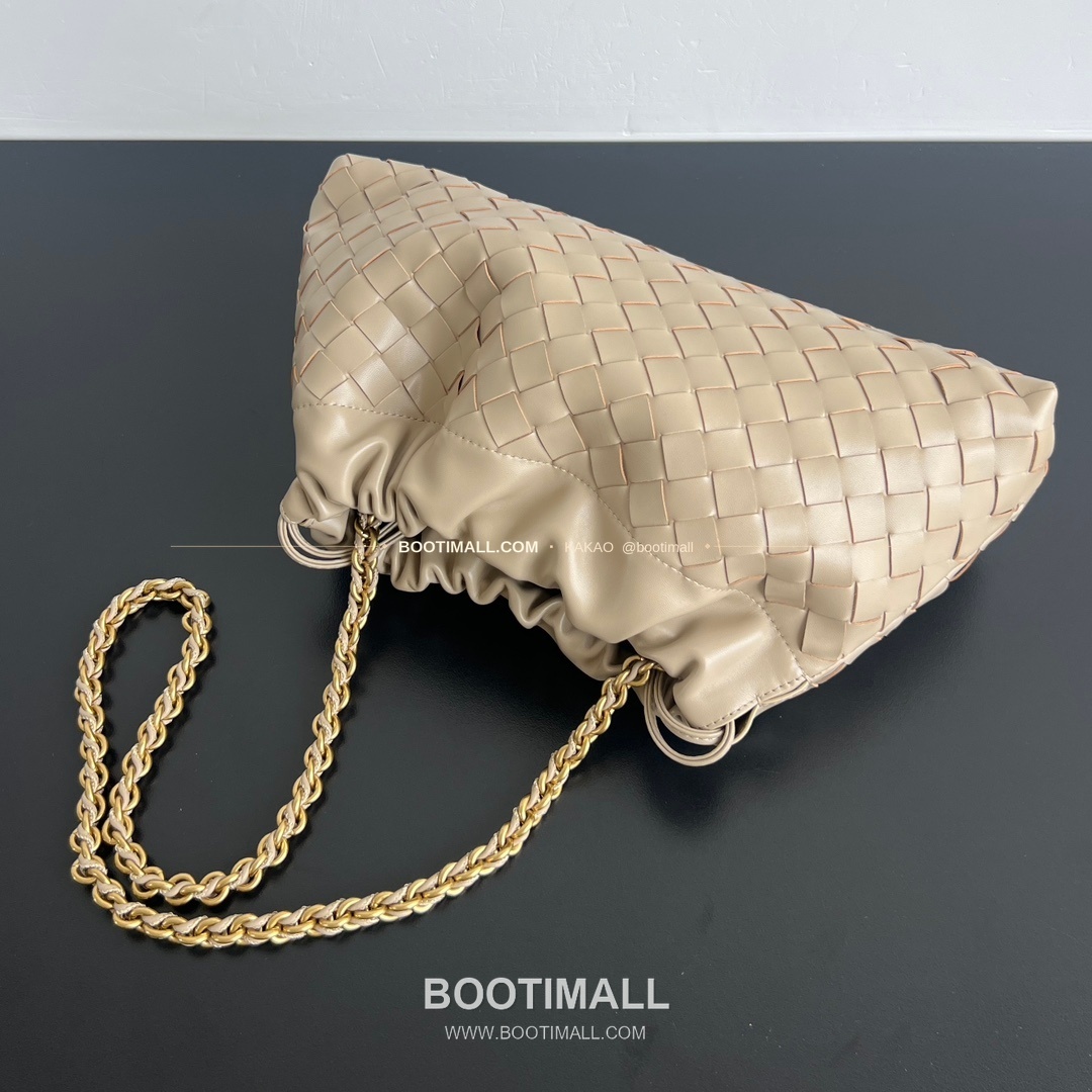 보테가베네타 더스트백 인트레치아토 드로스트링 체인 숄더백 Bottega Veneta Dustbag Intrecciato Drawstring Chain Shoulder Bag 839394 33cm 4
