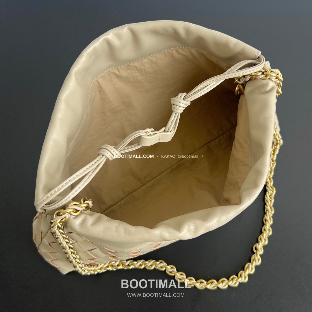 보테가베네타 더스트백 인트레치아토 드로스트링 체인 숄더백 Bottega Veneta Dustbag Intrecciato Drawstring Chain Shoulder Bag 839394 33cm 5