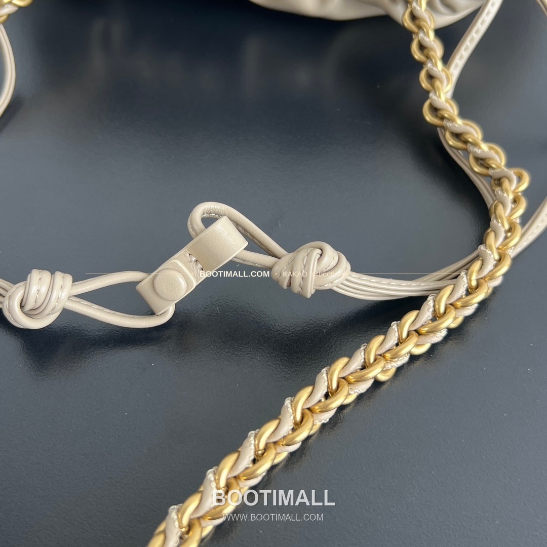 보테가베네타 더스트백 인트레치아토 드로스트링 체인 숄더백 Bottega Veneta Dustbag Intrecciato Drawstring Chain Shoulder Bag 839394 33cm 6