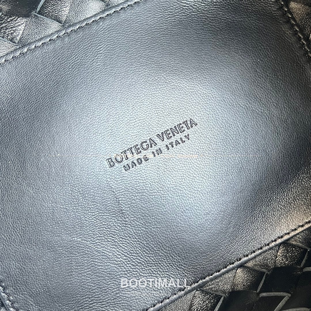 보테가베네타 체인 패러슈트 램스킨 버킷 숄더백 Bottega Veneta Chain Parachute Lambskin Bucket Shoulder Bag 817175 21cm 9