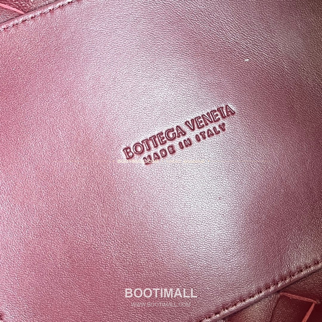 보테가베네타 체인 패러슈트 램스킨 버킷 숄더백 Bottega Veneta Chain Parachute Lambskin Bucket Shoulder Bag 817175 21cm 9