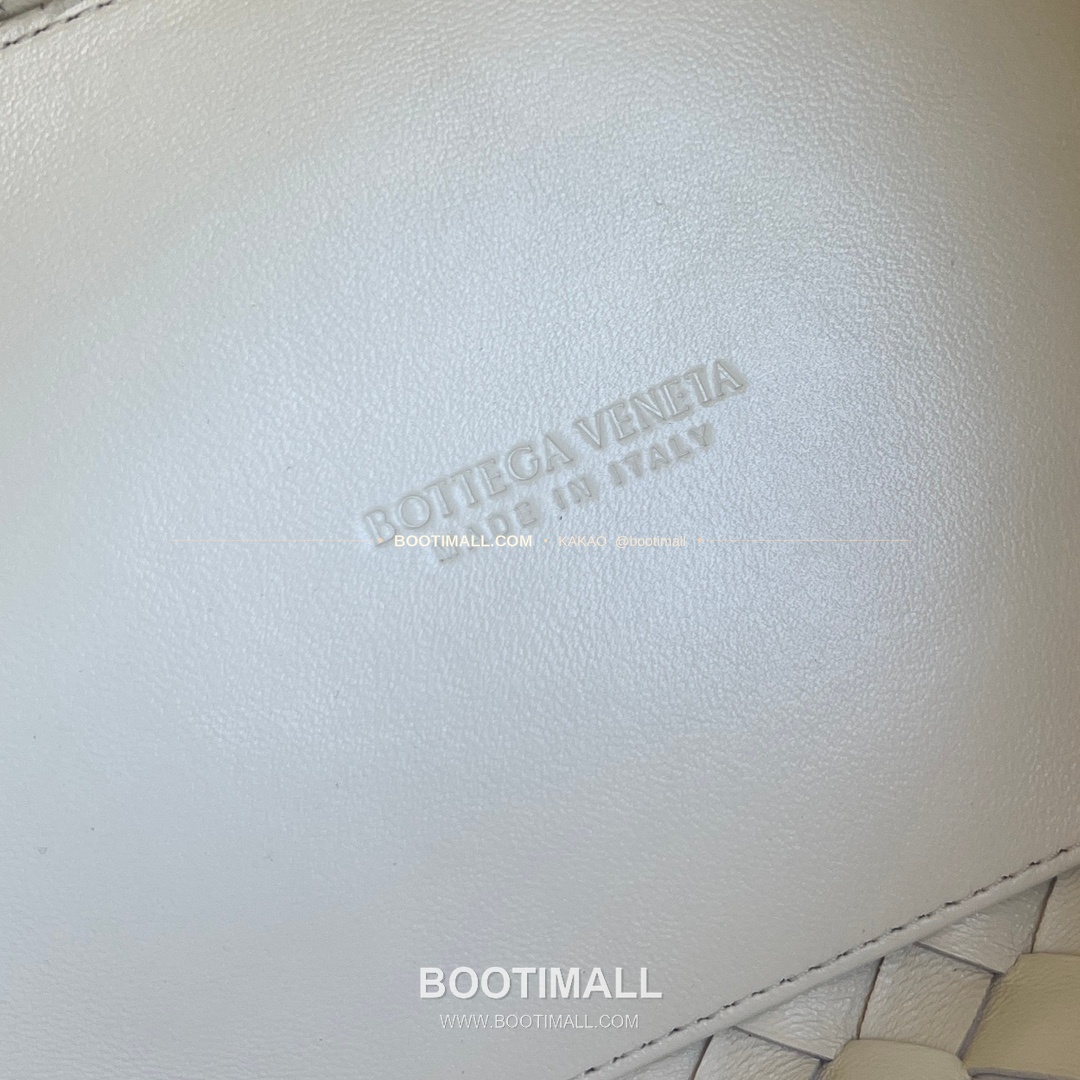 보테가베네타 체인 패러슈트 램스킨 버킷 숄더백 Bottega Veneta Chain Parachute Lambskin Bucket Shoulder Bag 817175 21cm 9