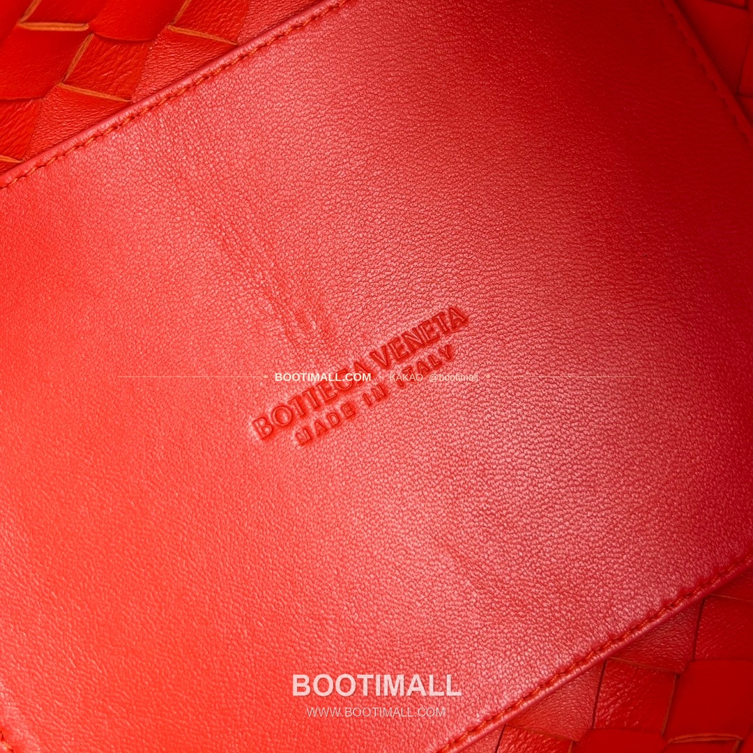 보테가베네타 체인 패러슈트 램스킨 버킷 숄더백 Bottega Veneta Chain Parachute Lambskin Bucket Shoulder Bag 817175 21cm 9