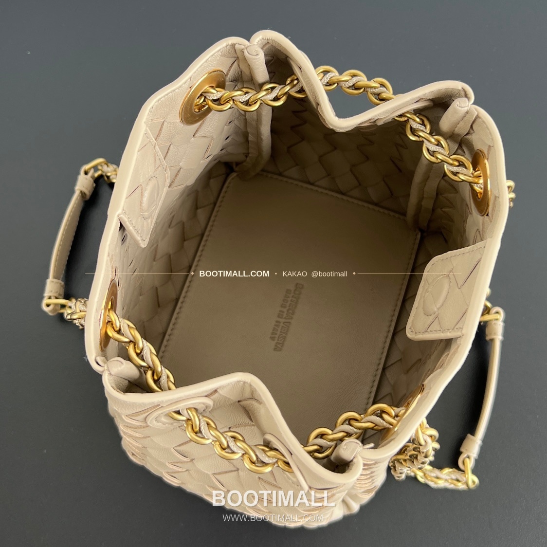 보테가베네타 체인 패러슈트 램스킨 버킷 숄더백 Bottega Veneta Chain Parachute Lambskin Bucket Shoulder Bag 817175 21cm 6