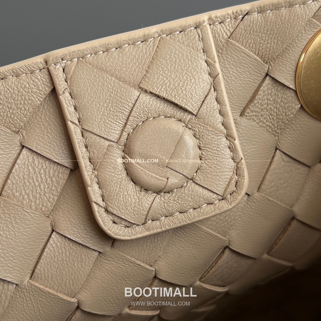 보테가베네타 체인 패러슈트 램스킨 버킷 숄더백 Bottega Veneta Chain Parachute Lambskin Bucket Shoulder Bag 817175 21cm 8